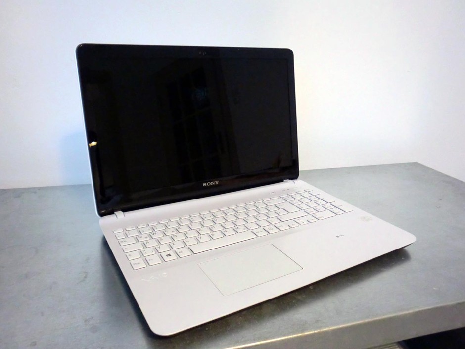 laptop-sony-vaio-svf1521e6ew-im-test-review-ber-g-nstiges-sony